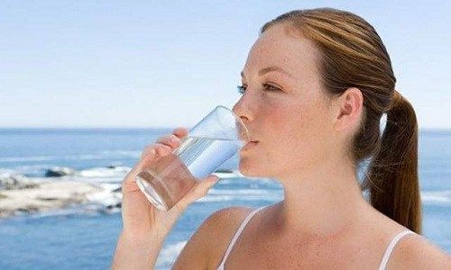beber agua adelgaza