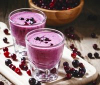 Batido morado antioxidante para la salud